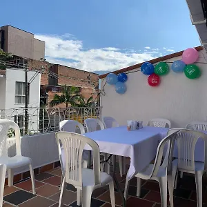 Casablanca, Laureles Estadio Hostal